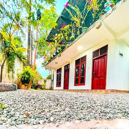 Coco Mount Mirissa Hotel Matara Exterior photo
